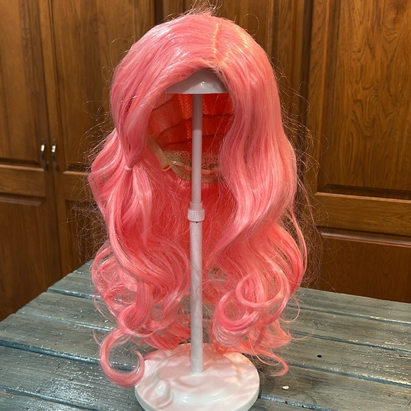 NWOT Long Wavy Pink Synthetic Wig Open Mesh Cap Adjustable Straps - Picture 1 of 6